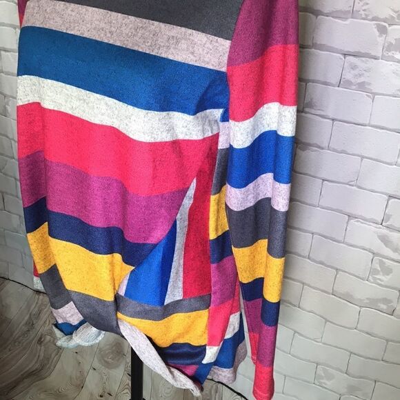 Crewneck Stripe Shirt w Knot Front, Medium - Picture 3 of 5